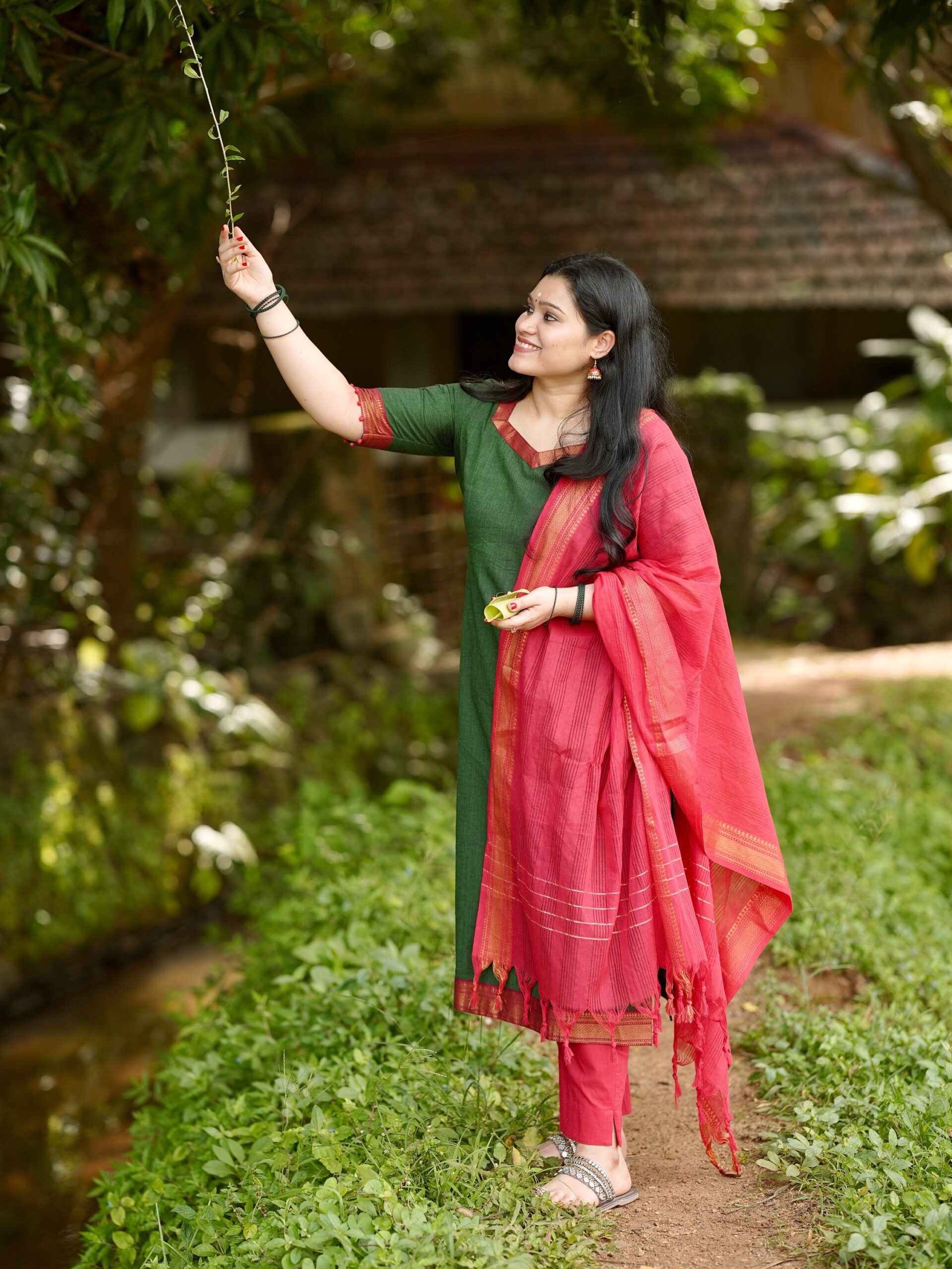 Mangalagiri cotton unstitched green/Red - Image 7