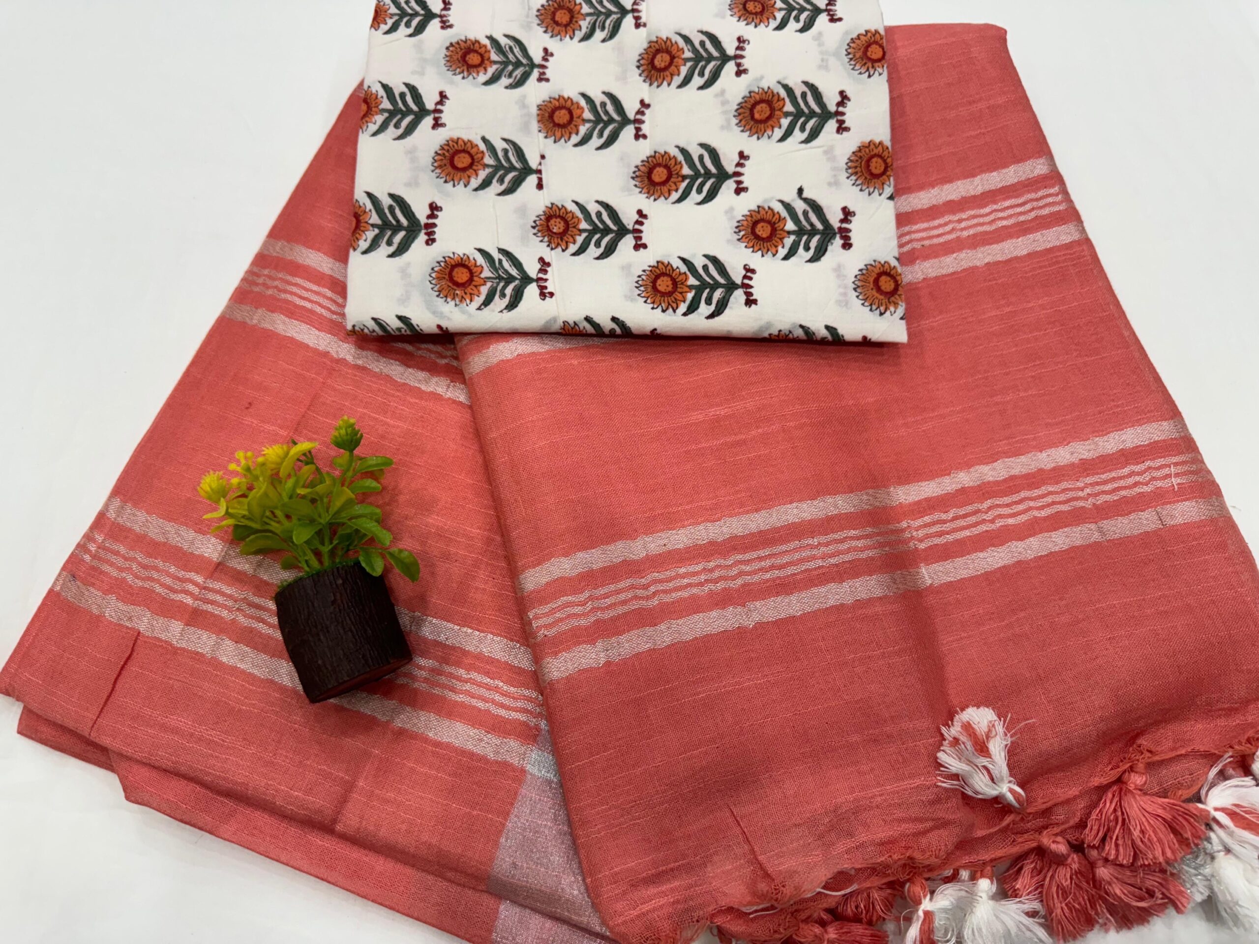 Linen cotton sarees with printed blouse - Image 8