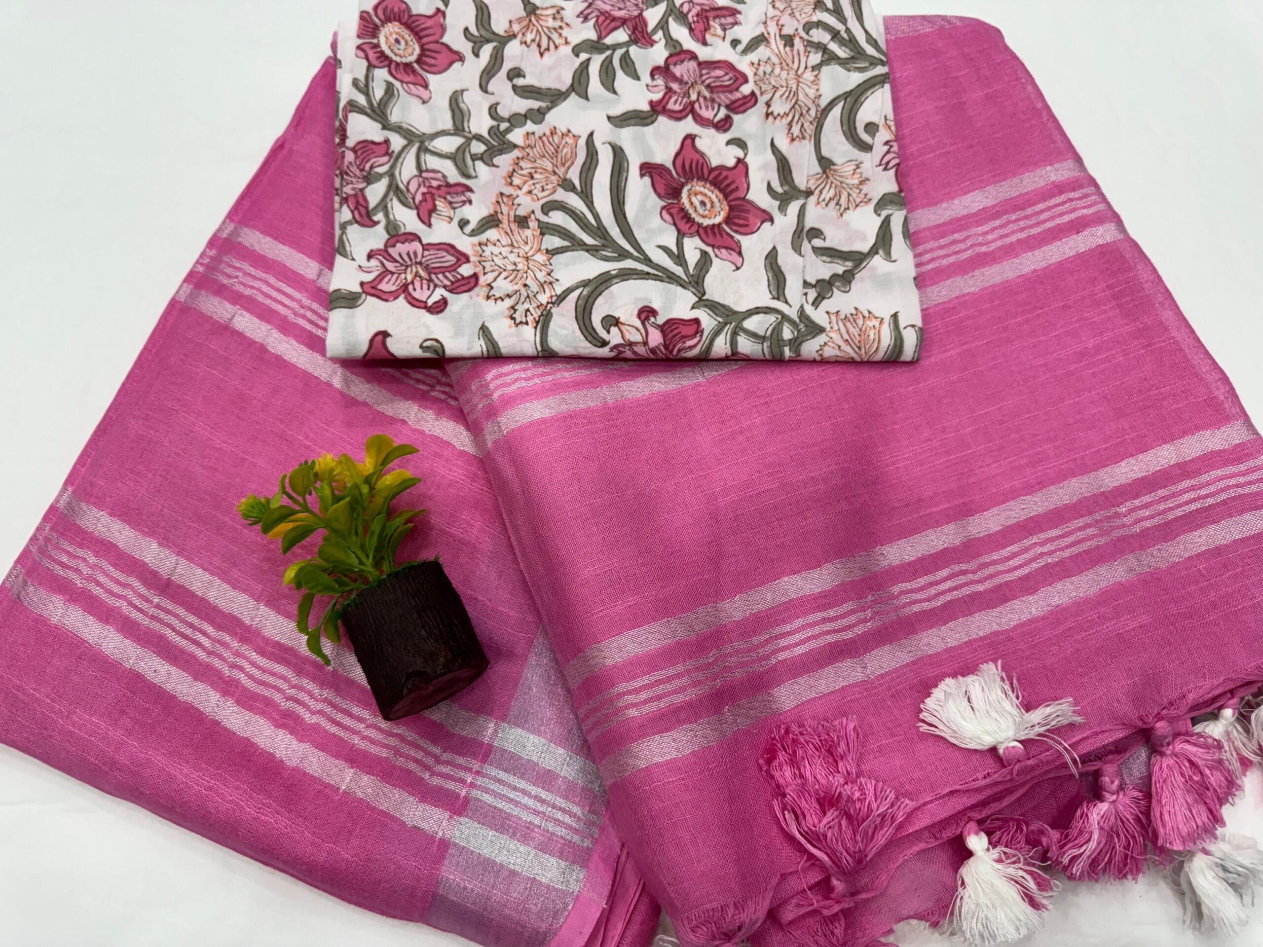 Linen cotton sarees with printed blouse - Image 10