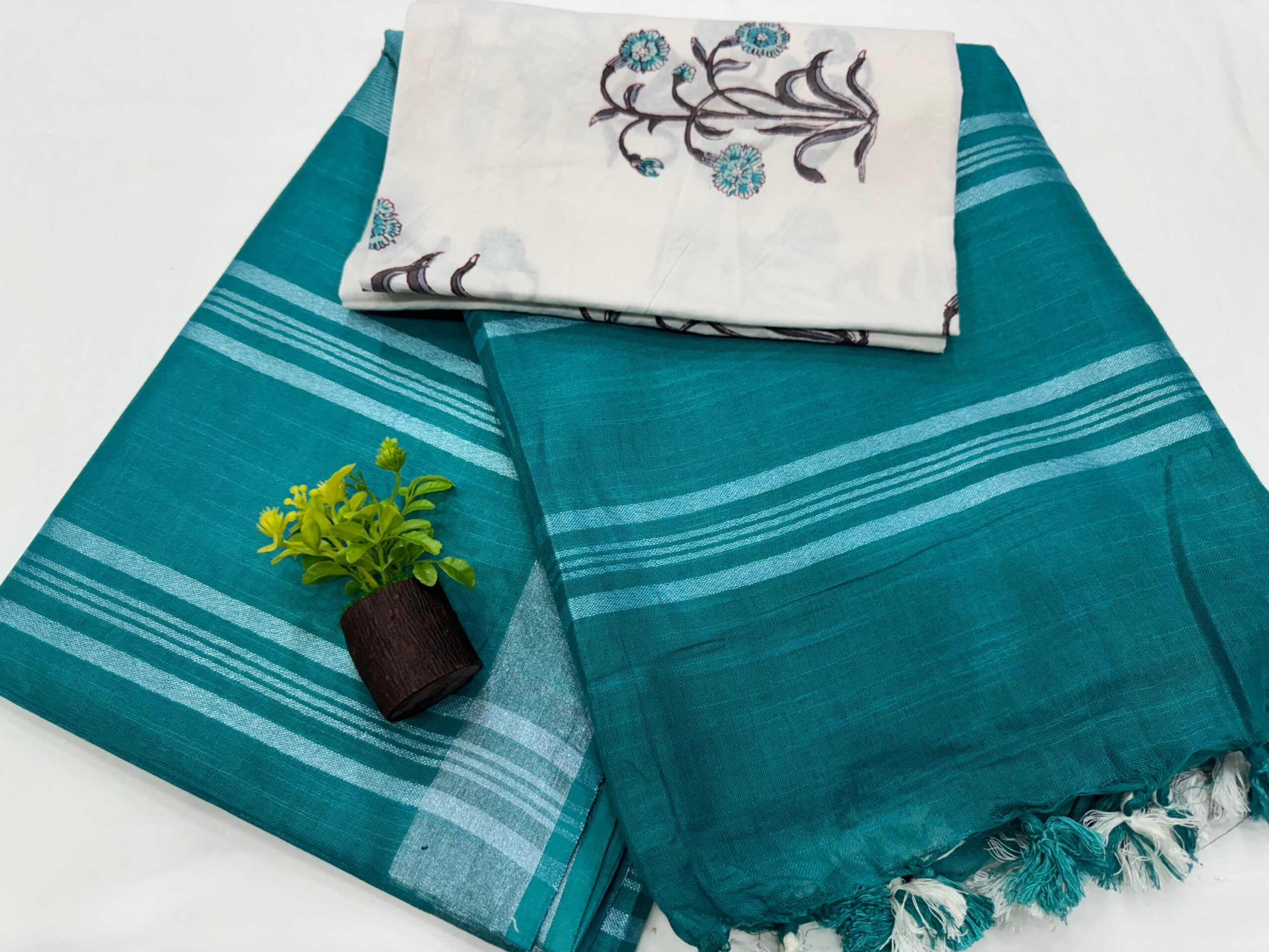 Linen cotton sarees with printed blouse - Image 2