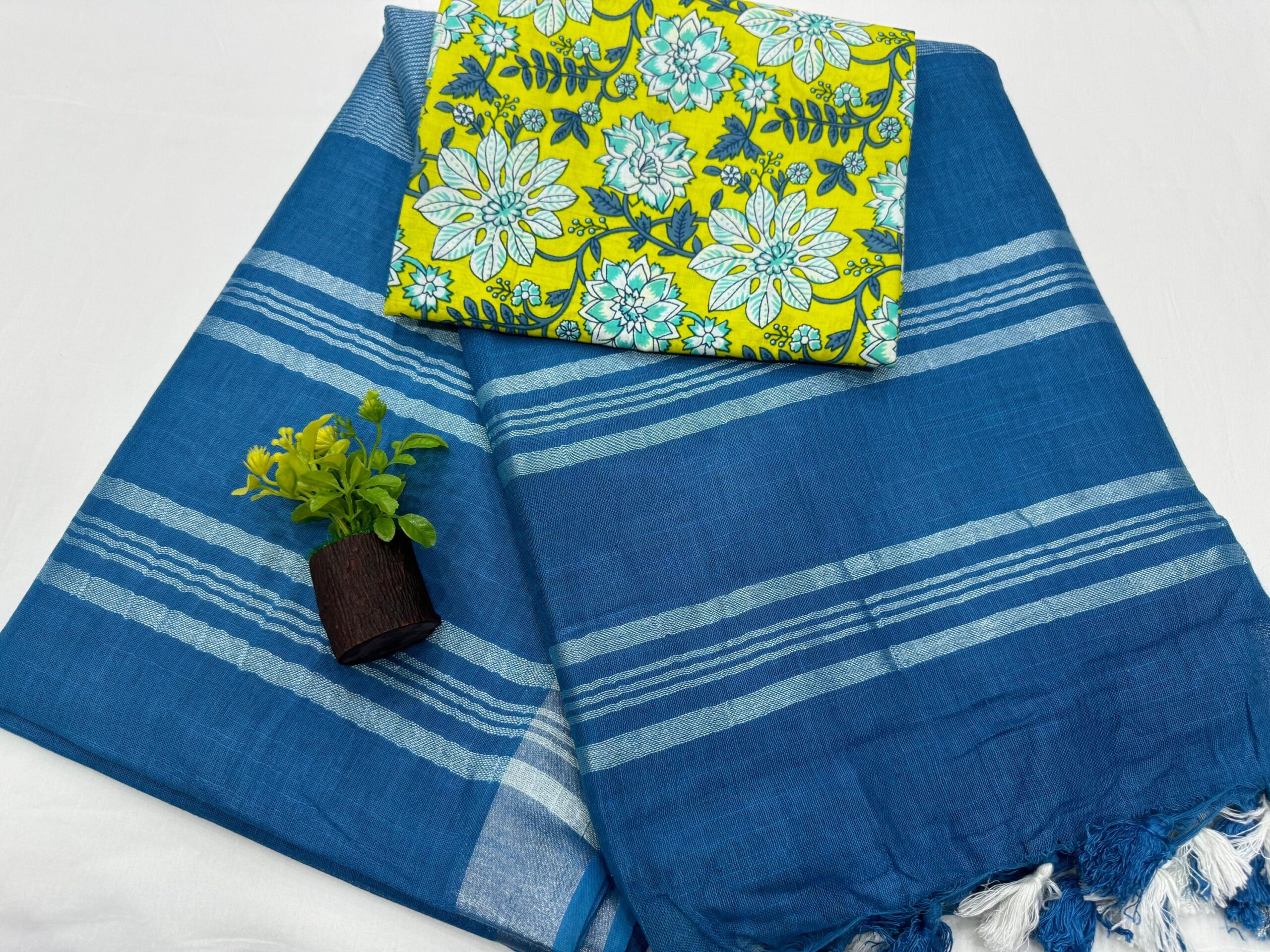 Linen cotton sarees with printed blouse - Image 5