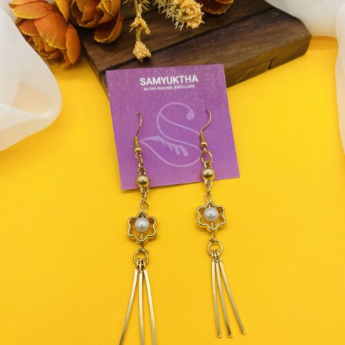 Floral dangler earrings with pearl
