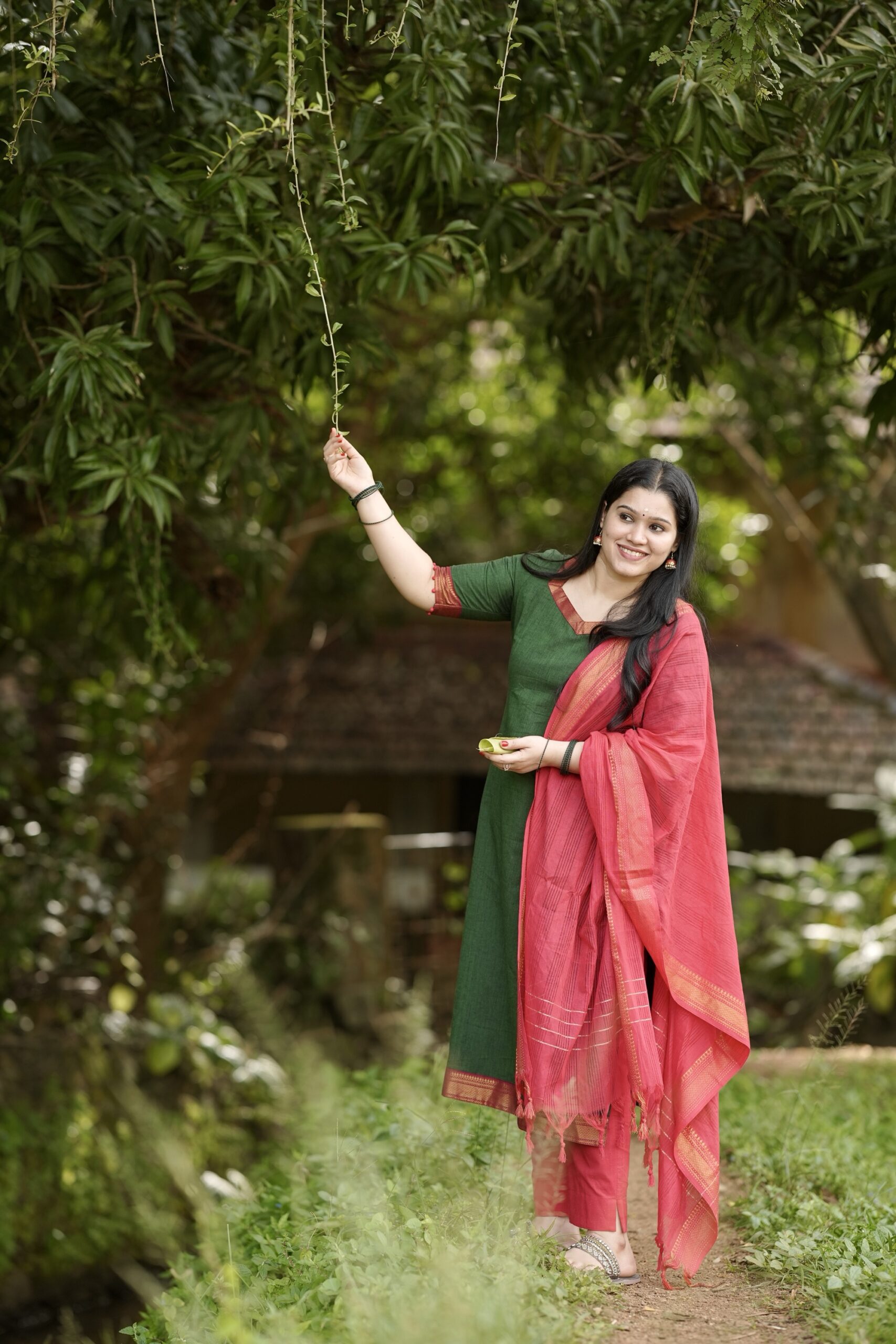 Mangalagiri cotton unstitched green/Red - Image 2