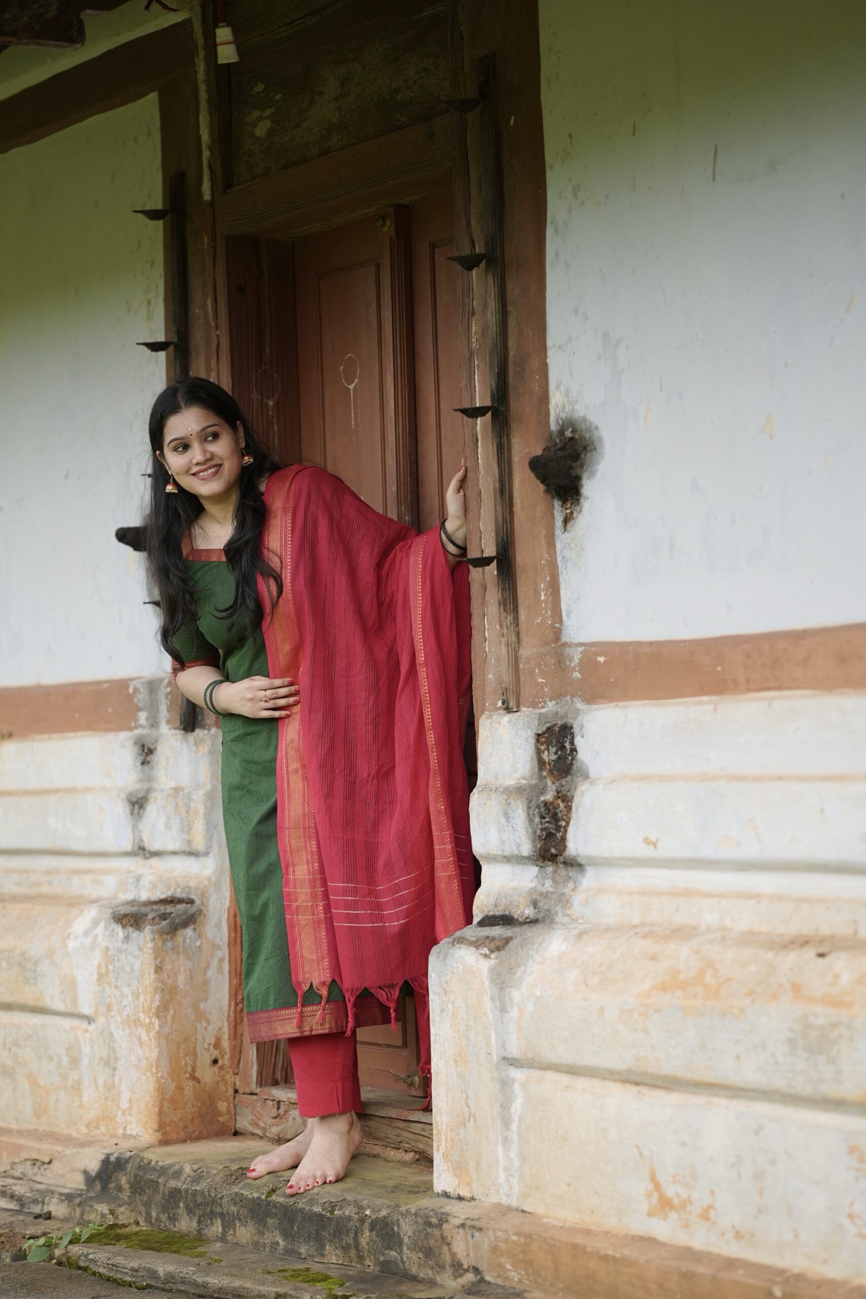 Mangalagiri cotton unstitched green/Red - Image 3