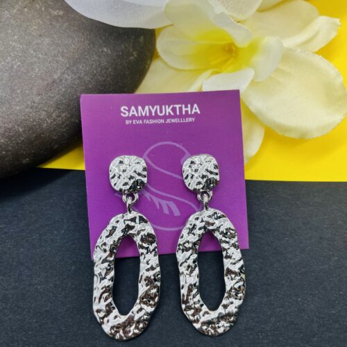 Oval dangle Earrings