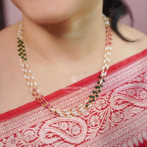 three-layered pearl necklace
