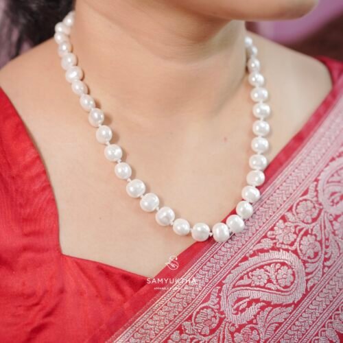 Korean pearl neckpiece