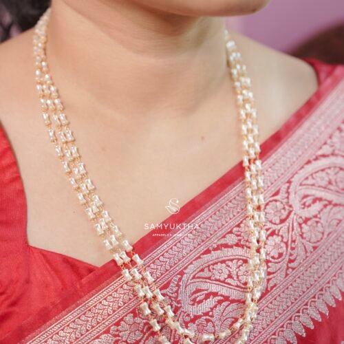 multi-layered pearl long neckpiece