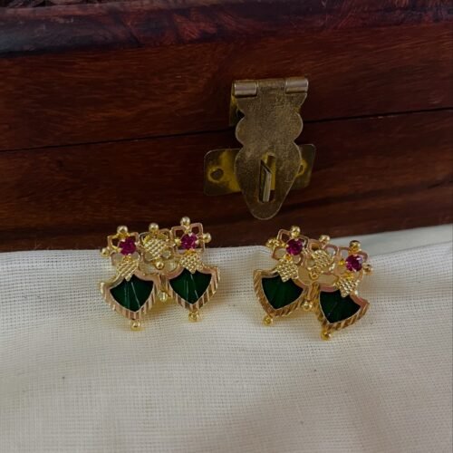 Palakka stud earrings