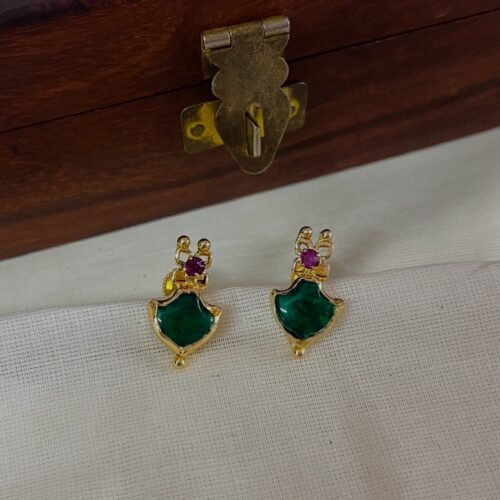 Palakka stud earrings