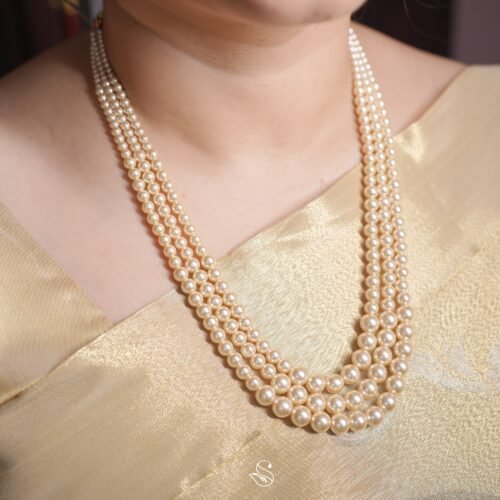 Premium three-layered pearl neckpiece